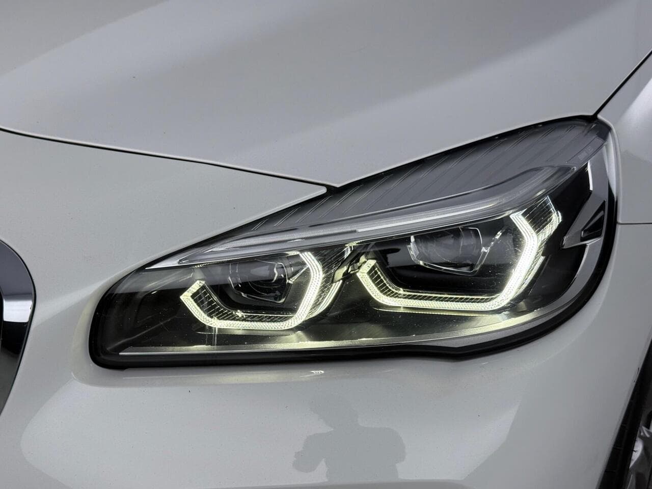 BMW 2 Series Active Tourer thumbnail Lights Front
