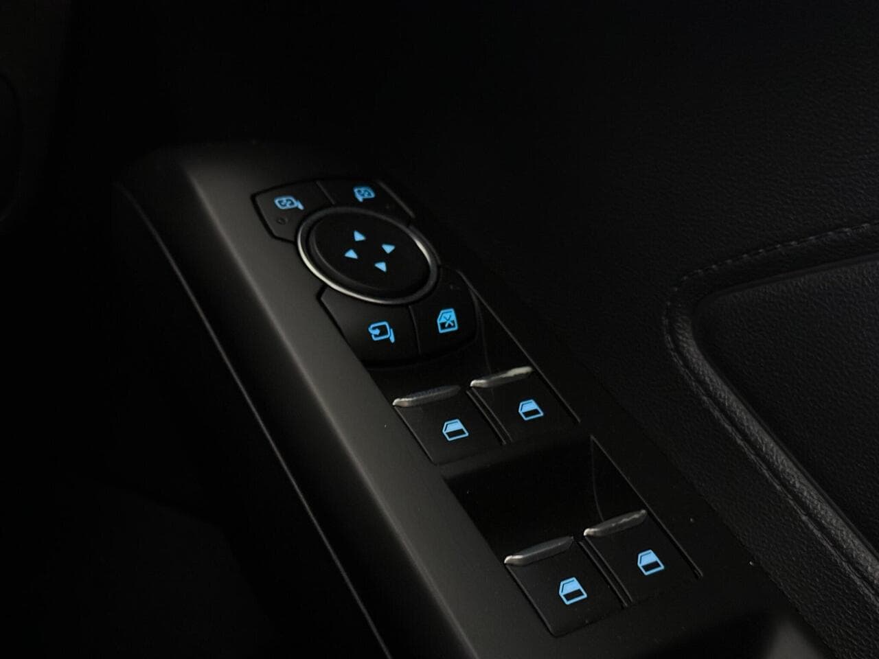 Ford Focus thumbnail Misc Controls