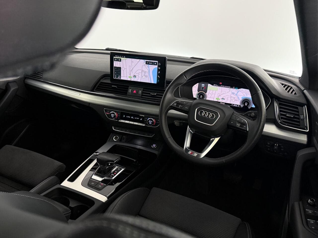Audi Q5 thumbnail Interior Front