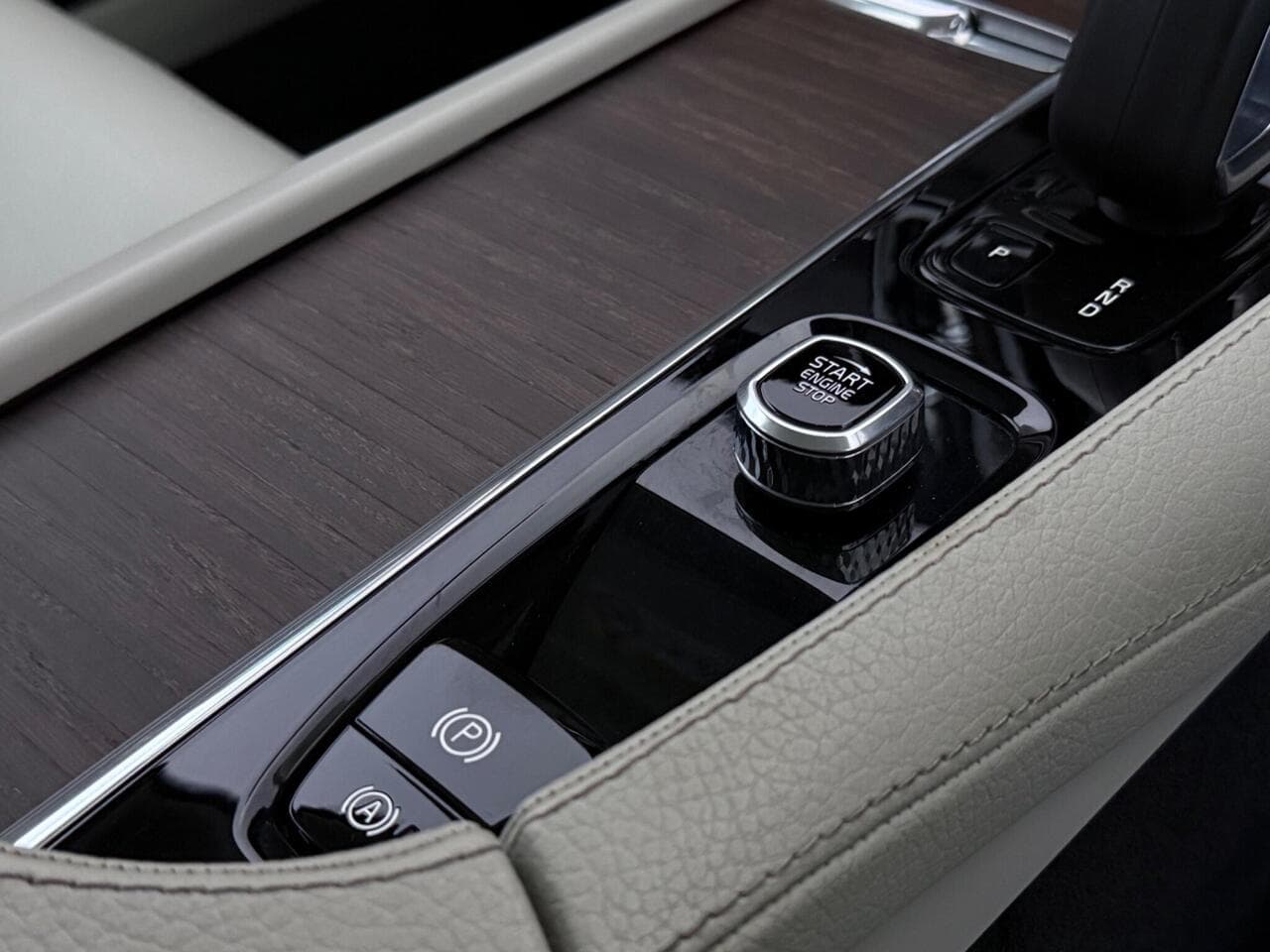 Volvo V90 Cross Country thumbnail Misc Controls