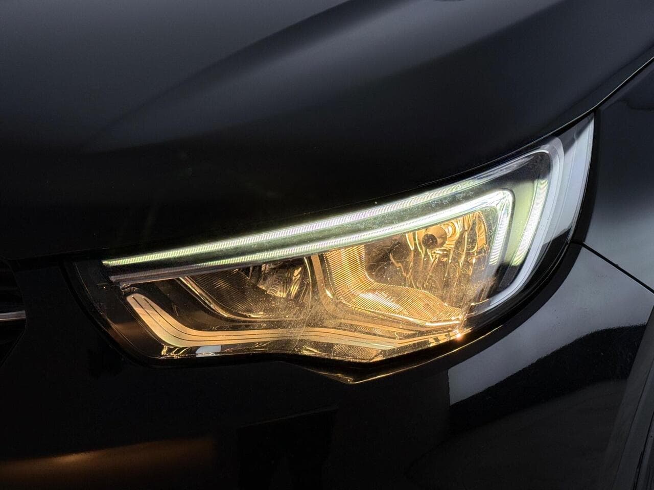 Vauxhall Grandland X thumbnail Lights Front