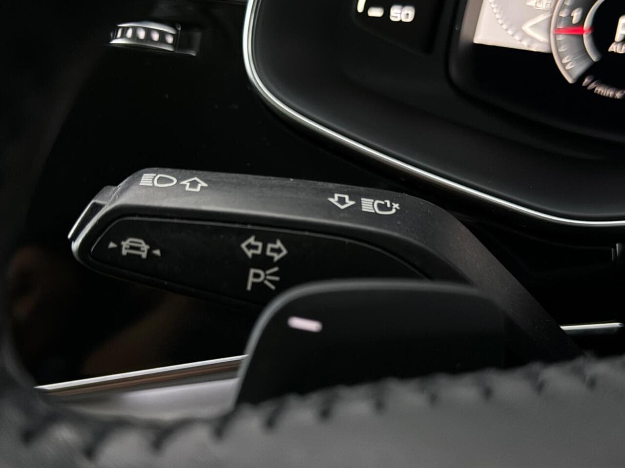 Audi Q7 thumbnail Misc Controls