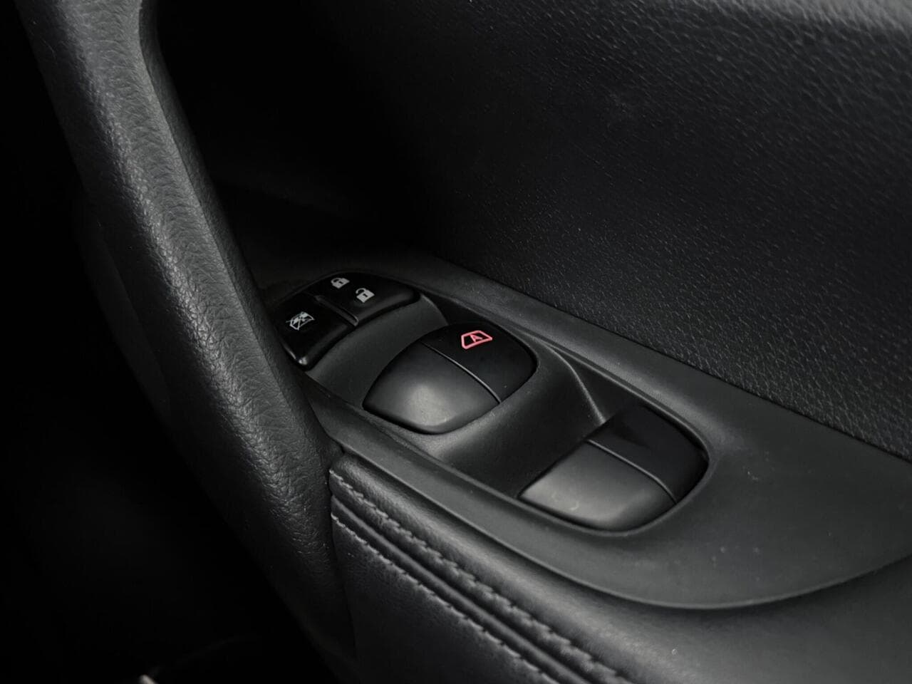 Nissan X-Trail thumbnail Misc Controls
