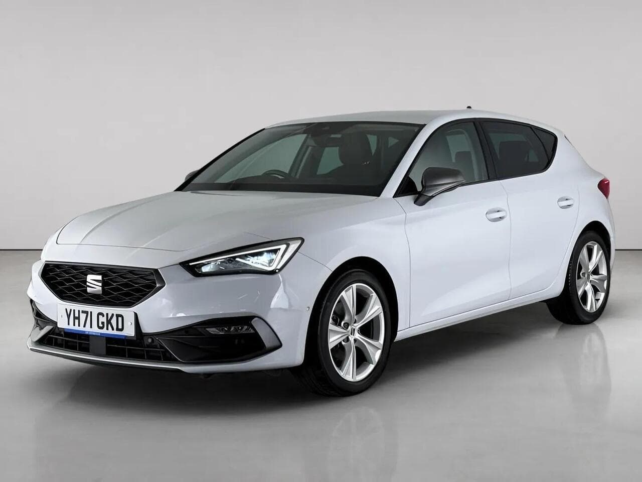SEAT Leon thumbnail Front Left