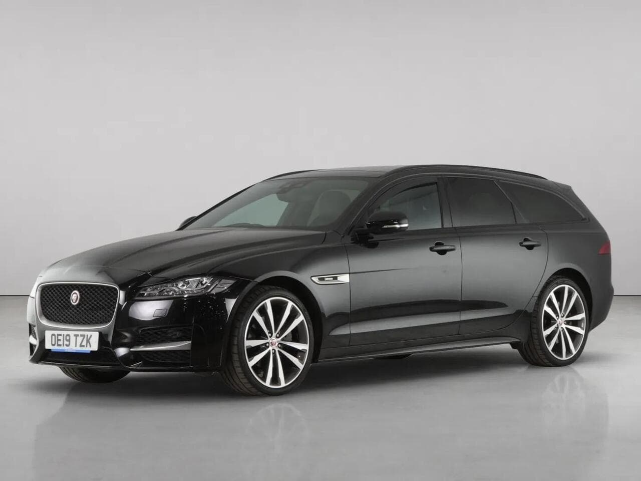 Jaguar XF thumbnail Front Left