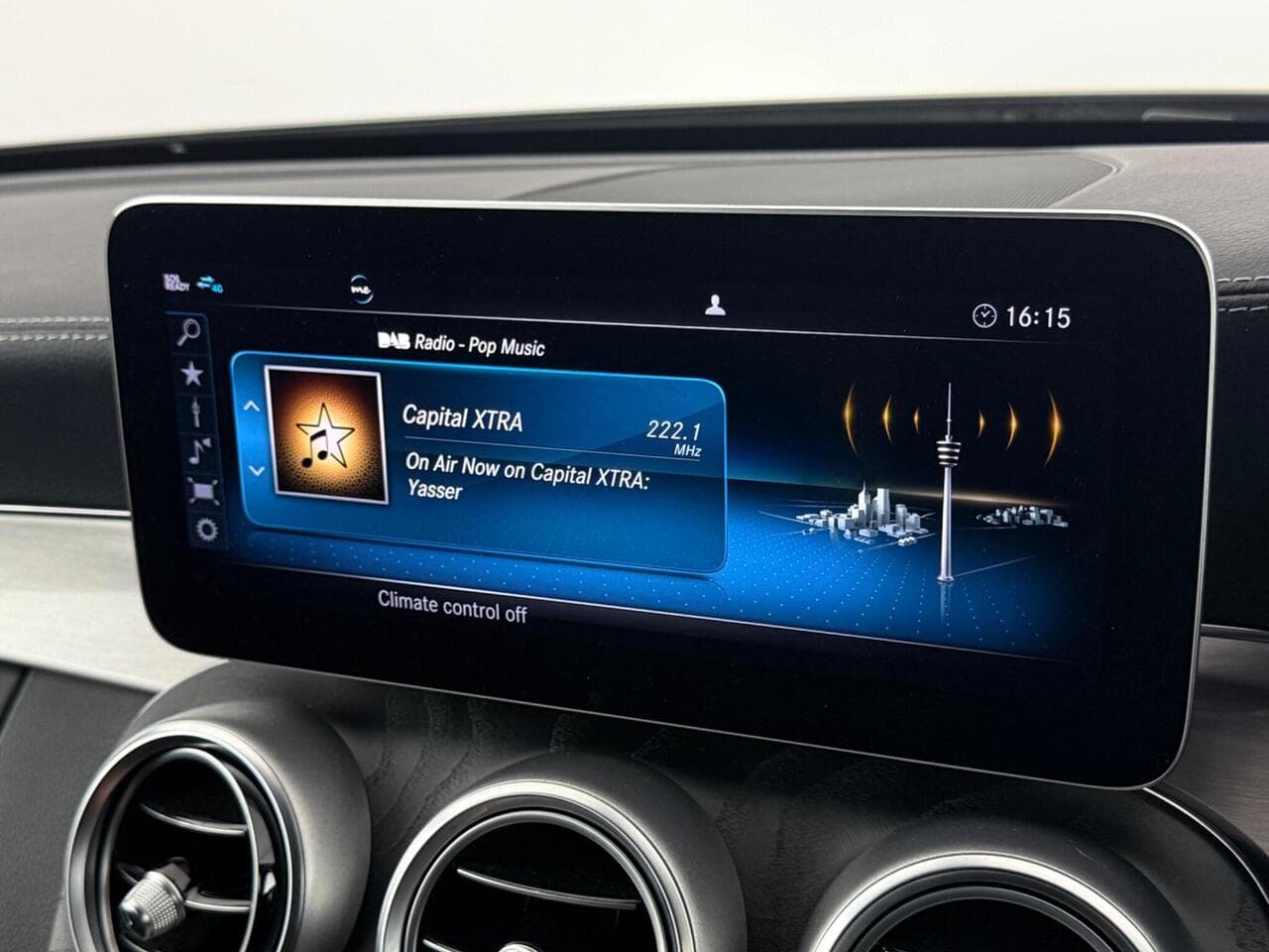 Mercedes-Benz C Class thumbnail Infotainment System