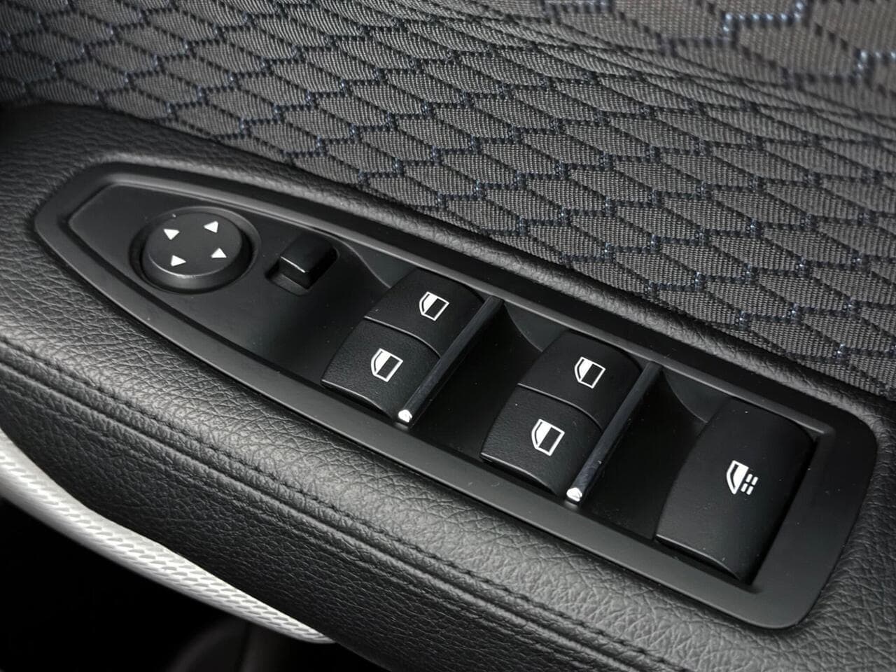 BMW 2 Series thumbnail Misc Controls