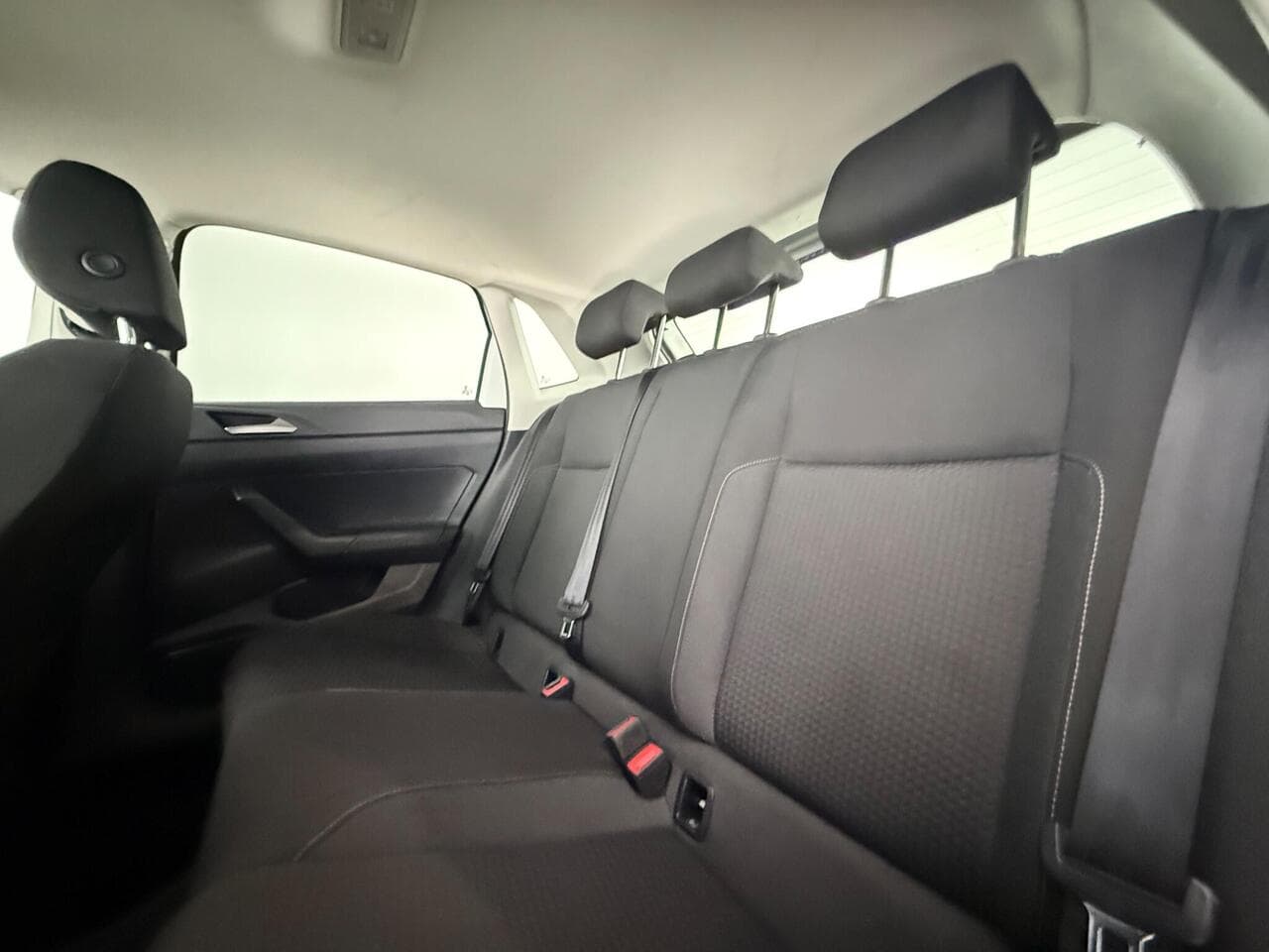 Volkswagen Polo thumbnail Seats Rear