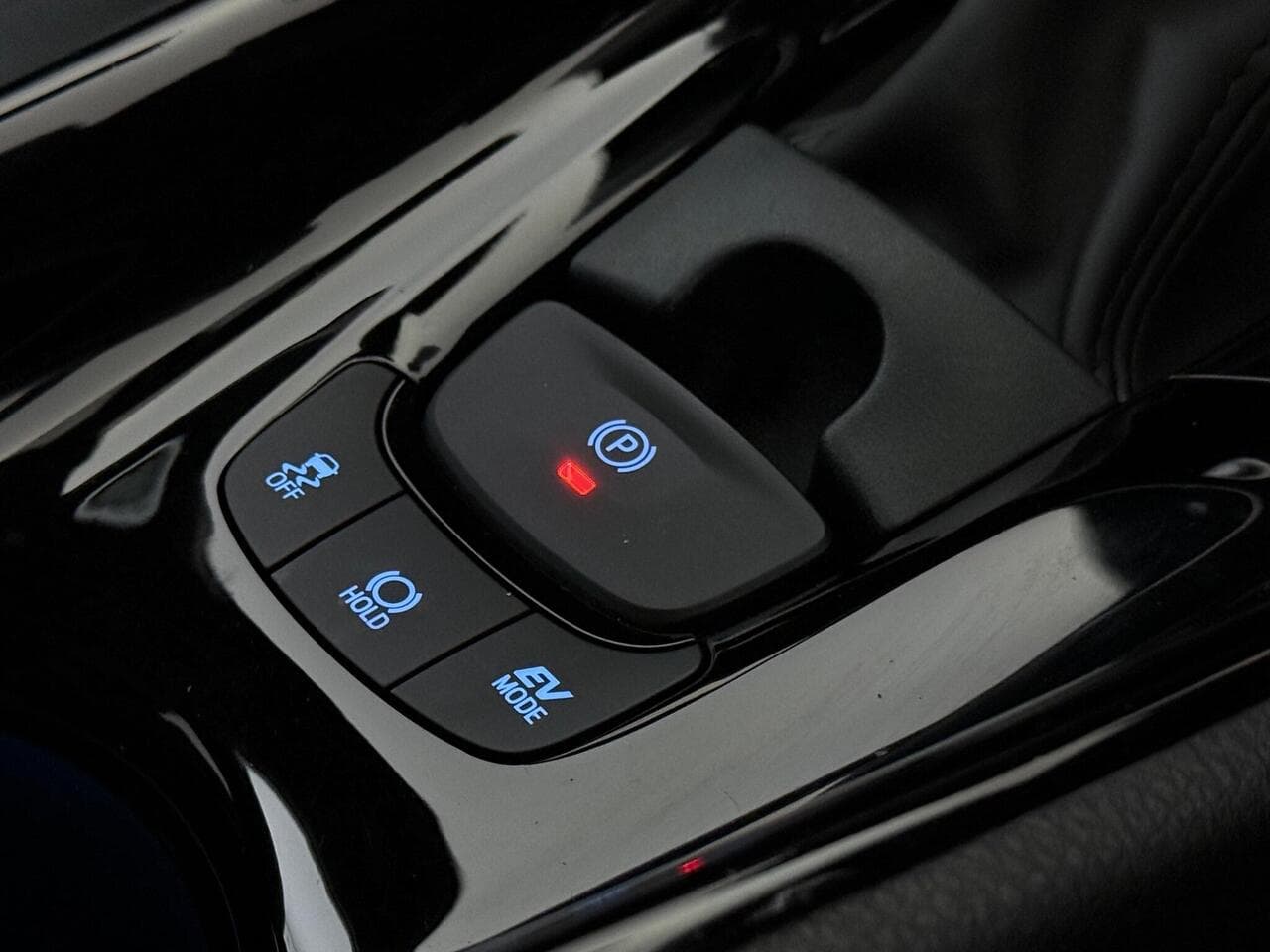 Toyota C-HR thumbnail Misc Controls