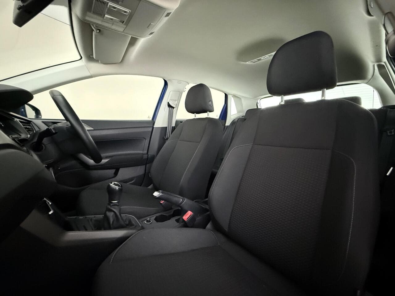 Volkswagen Polo thumbnail Seat Front Passenger