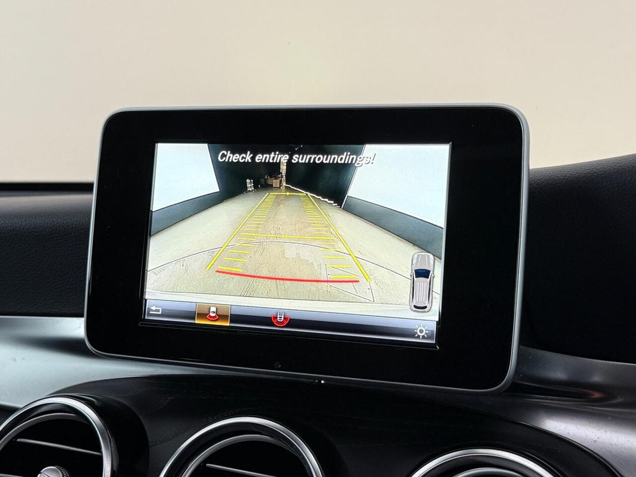 Mercedes-Benz GLC thumbnail Infotainment System