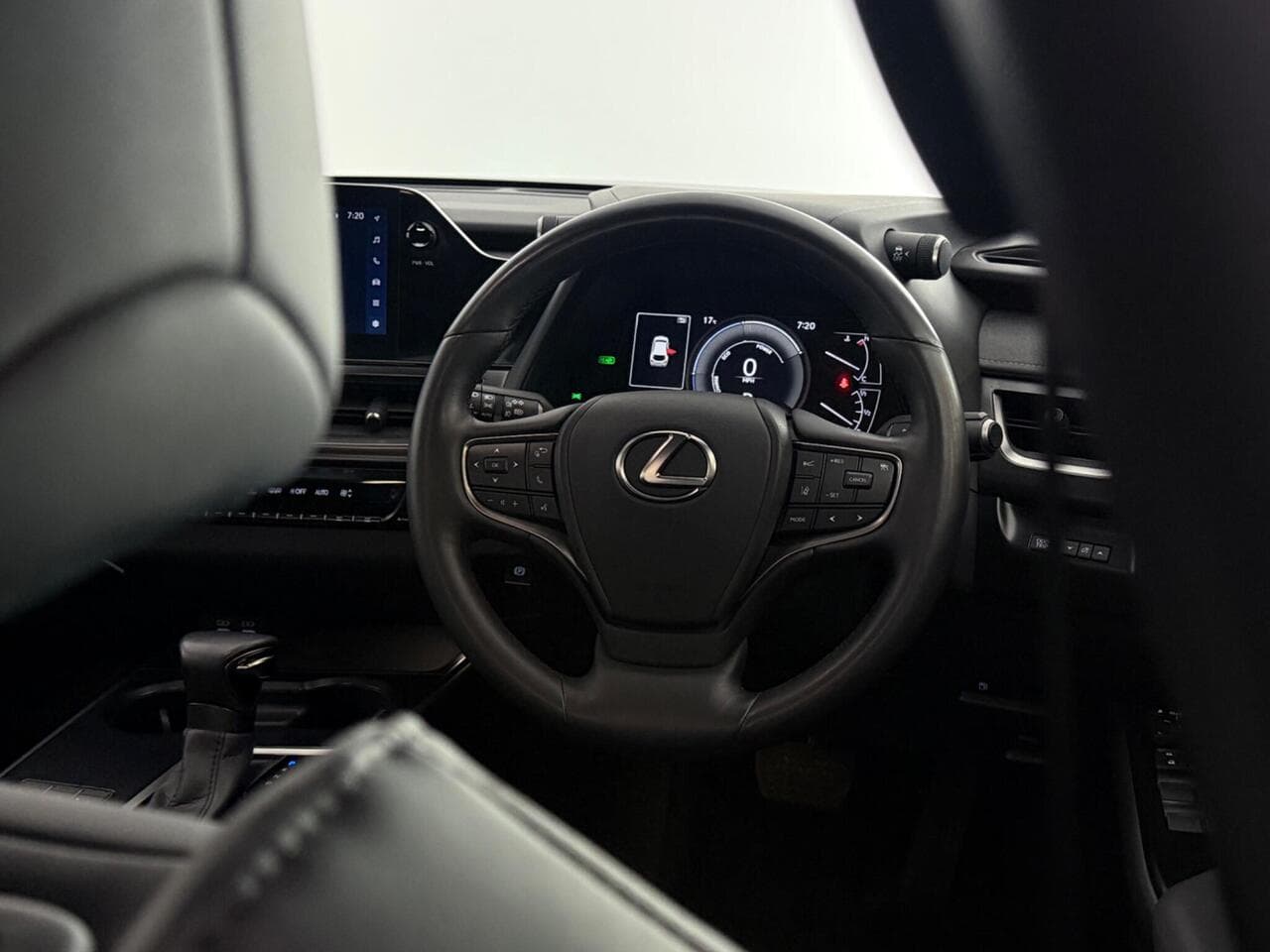 Lexus UX thumbnail Inconclusive