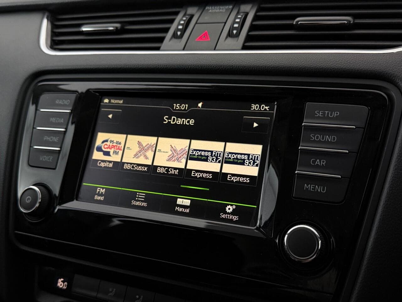 Skoda Octavia thumbnail Infotainment System
