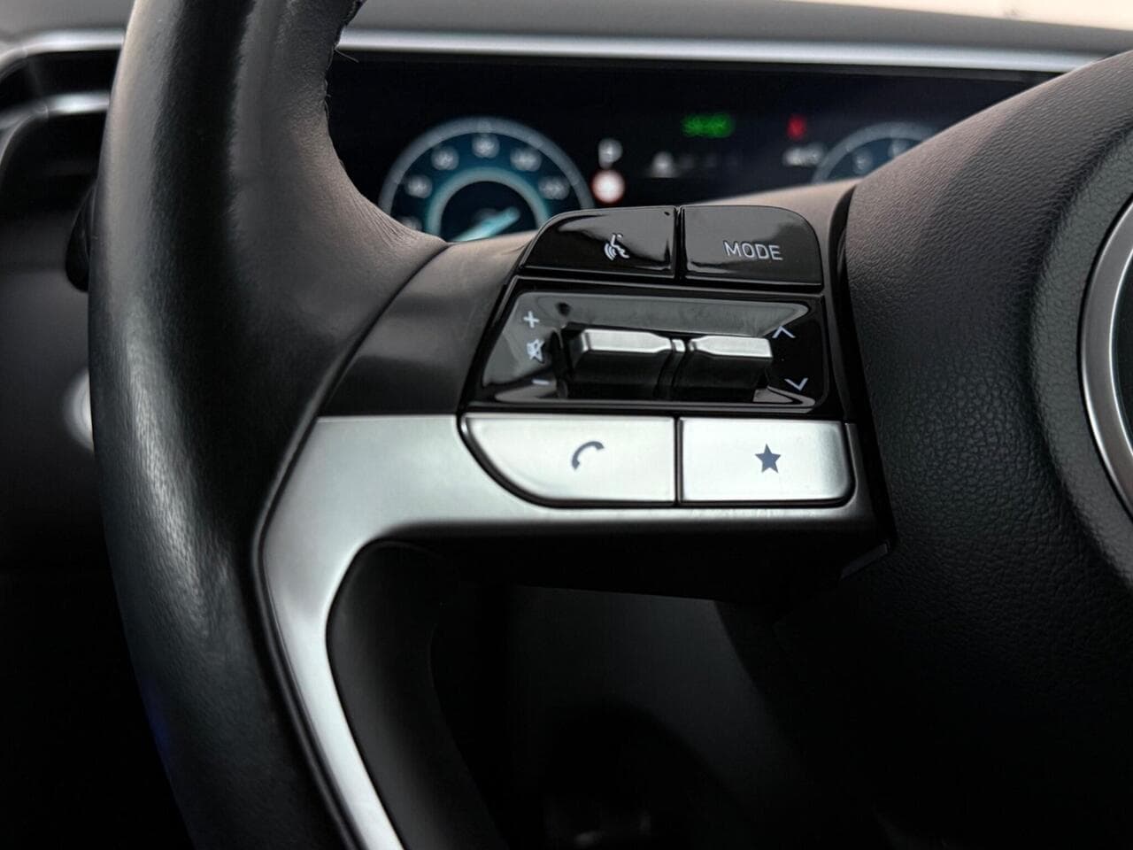 Hyundai TUCSON thumbnail Misc Controls