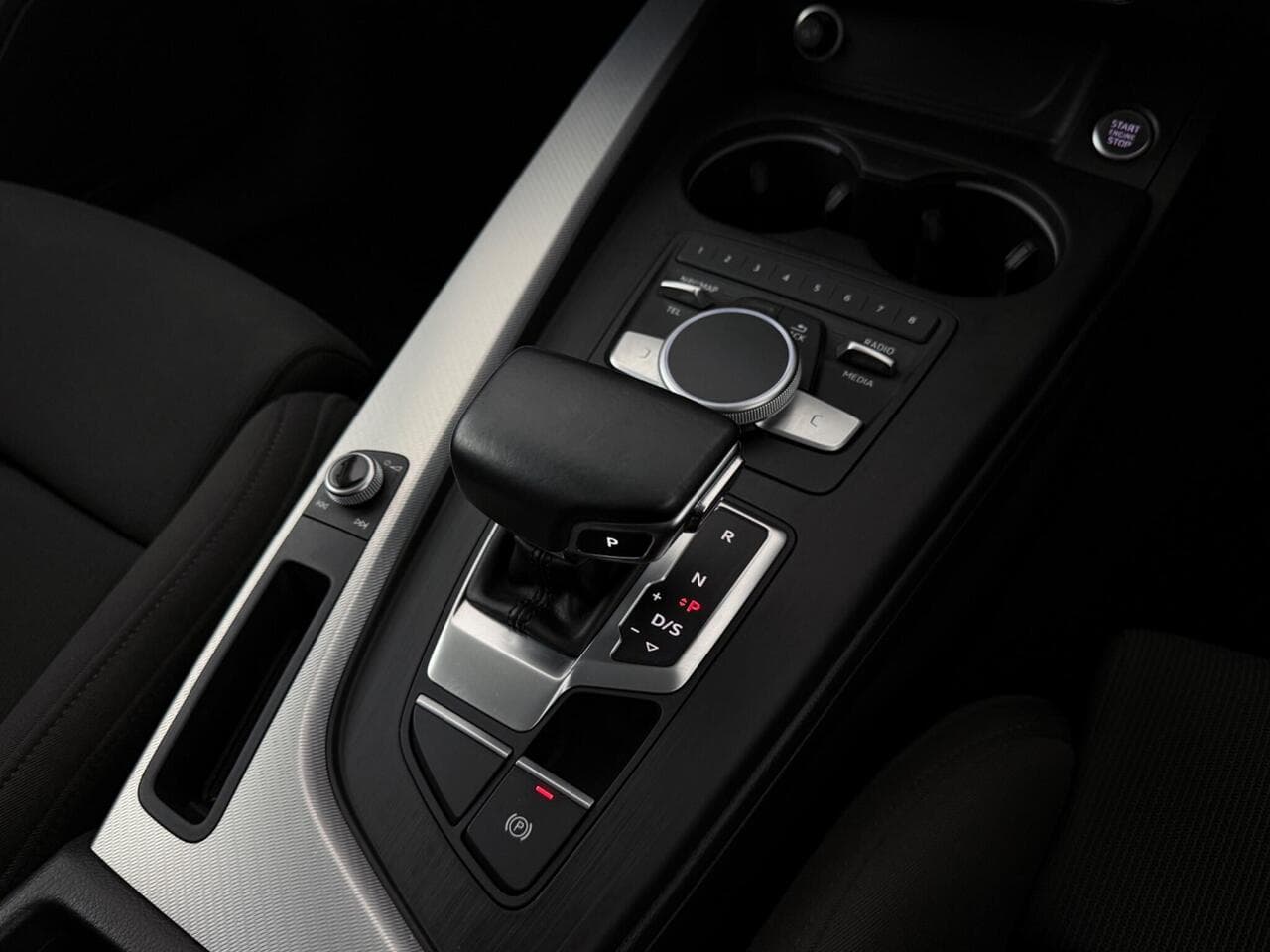 Audi A4 thumbnail Interior Front