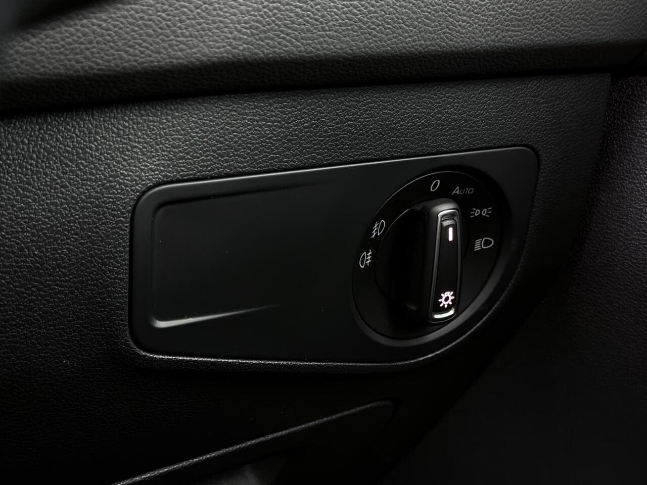 Volkswagen Tiguan thumbnail Misc Controls