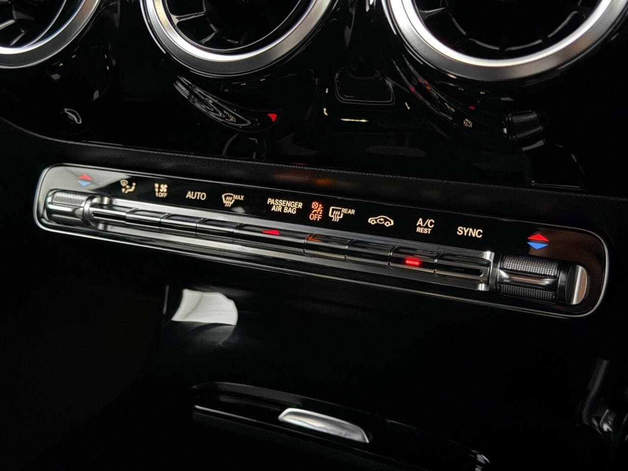 Mercedes-Benz A Class thumbnail Misc Controls