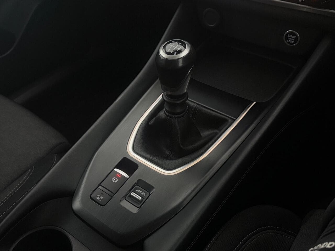 Nissan Qashqai thumbnail Interior Front