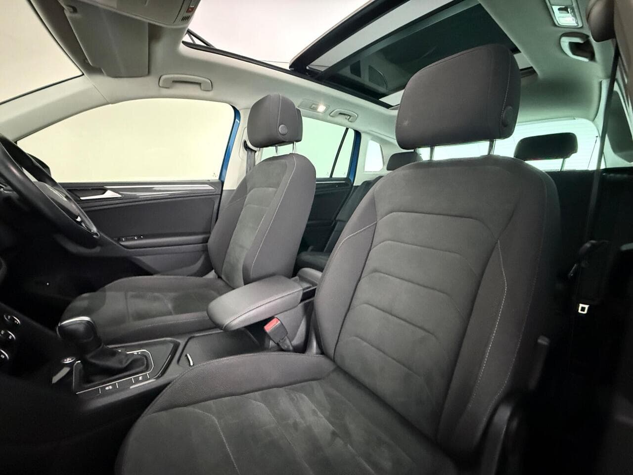 Volkswagen Tiguan thumbnail Seat Front Passenger