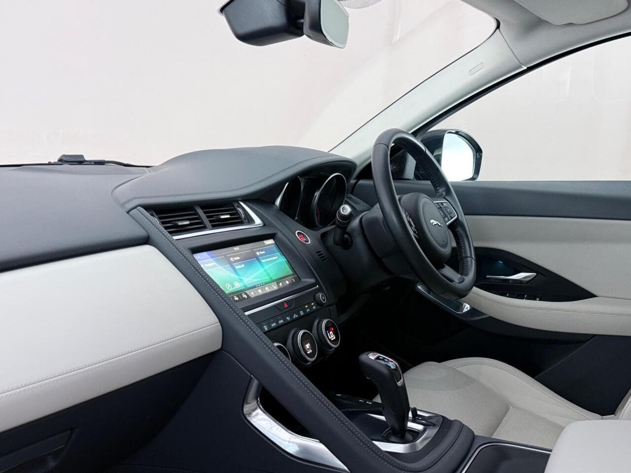 Jaguar E-PACE thumbnail Interior Front