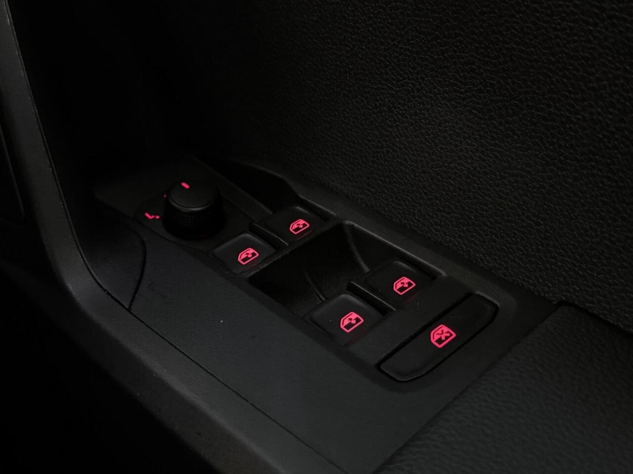 SEAT Arona thumbnail Misc Controls