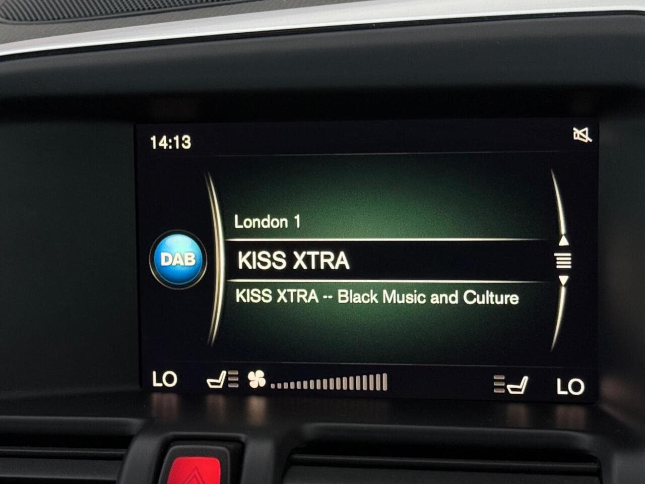 Volvo XC60 thumbnail Infotainment System