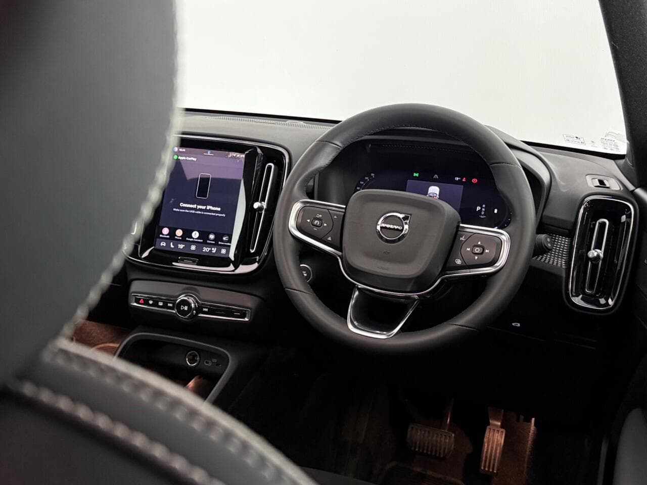 Volvo XC40 thumbnail Steering Wheel
