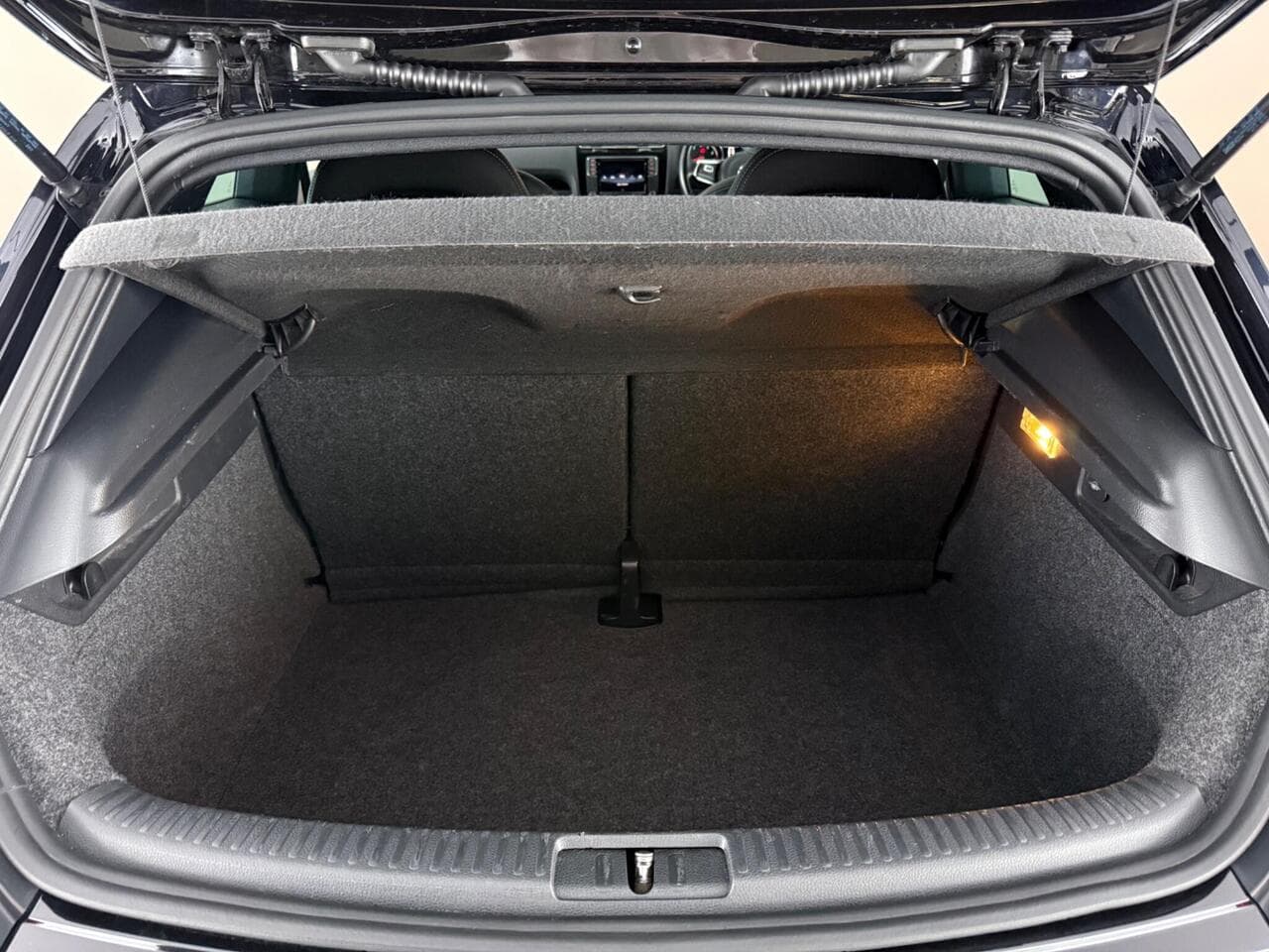 Volkswagen Scirocco thumbnail Boot