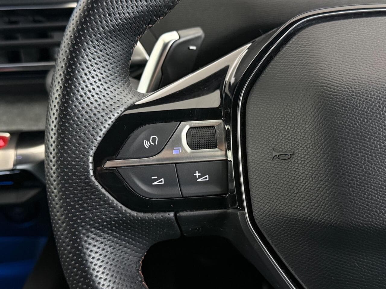 Peugeot 3008 thumbnail Misc Controls