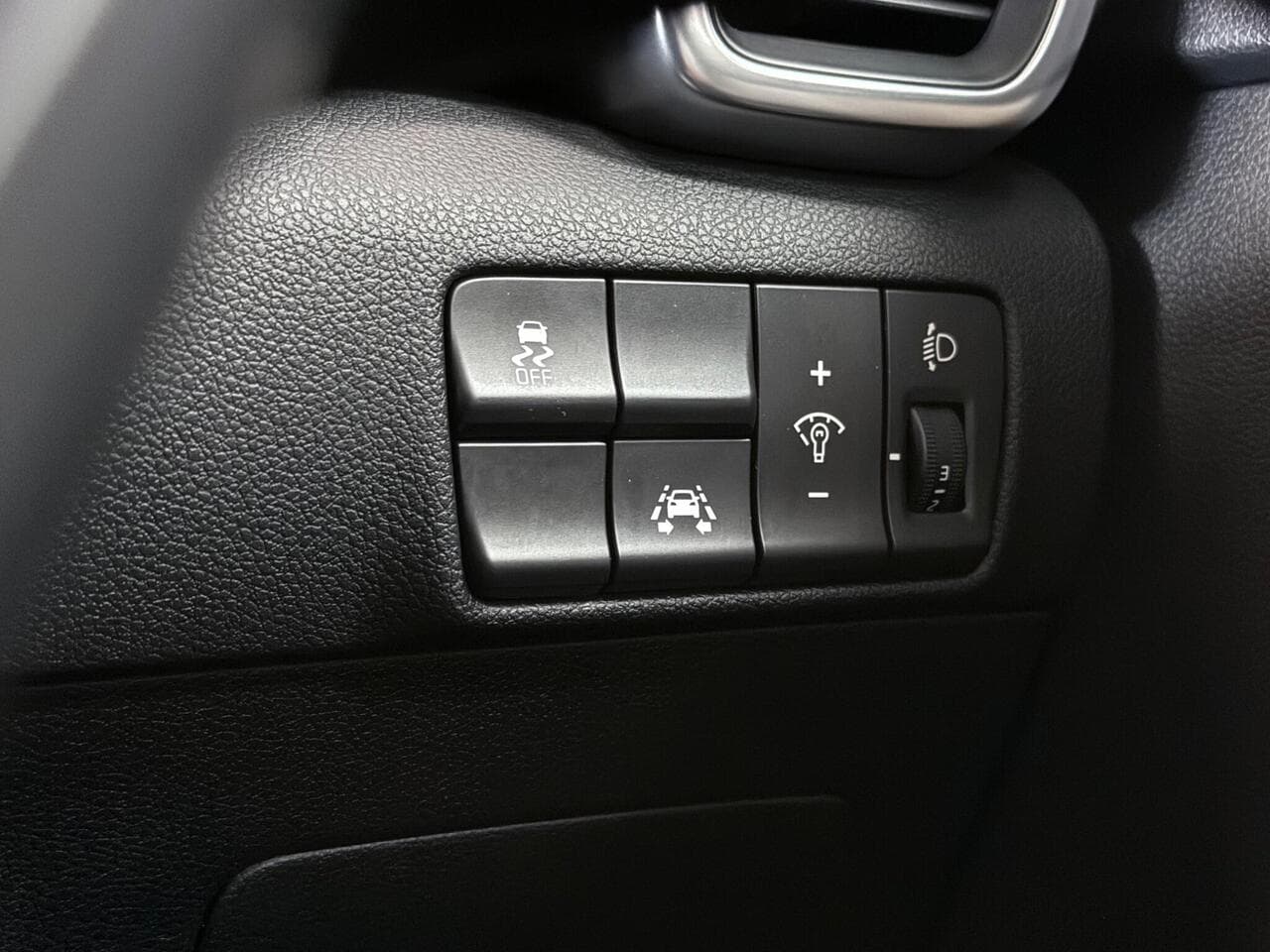 Kia Sportage thumbnail Misc Controls