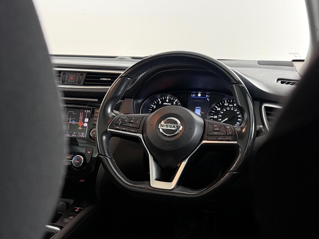 Nissan Qashqai thumbnail Steering Wheel