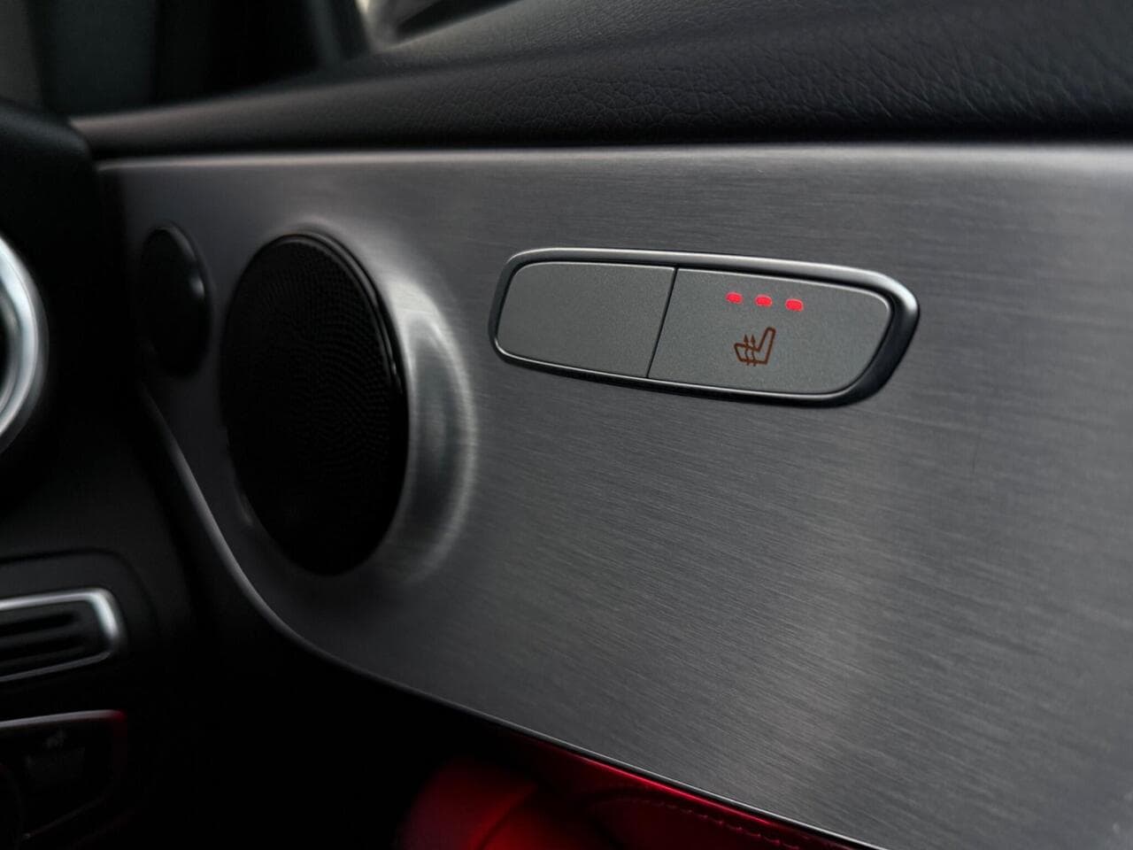 Mercedes-Benz C Class thumbnail Misc Controls