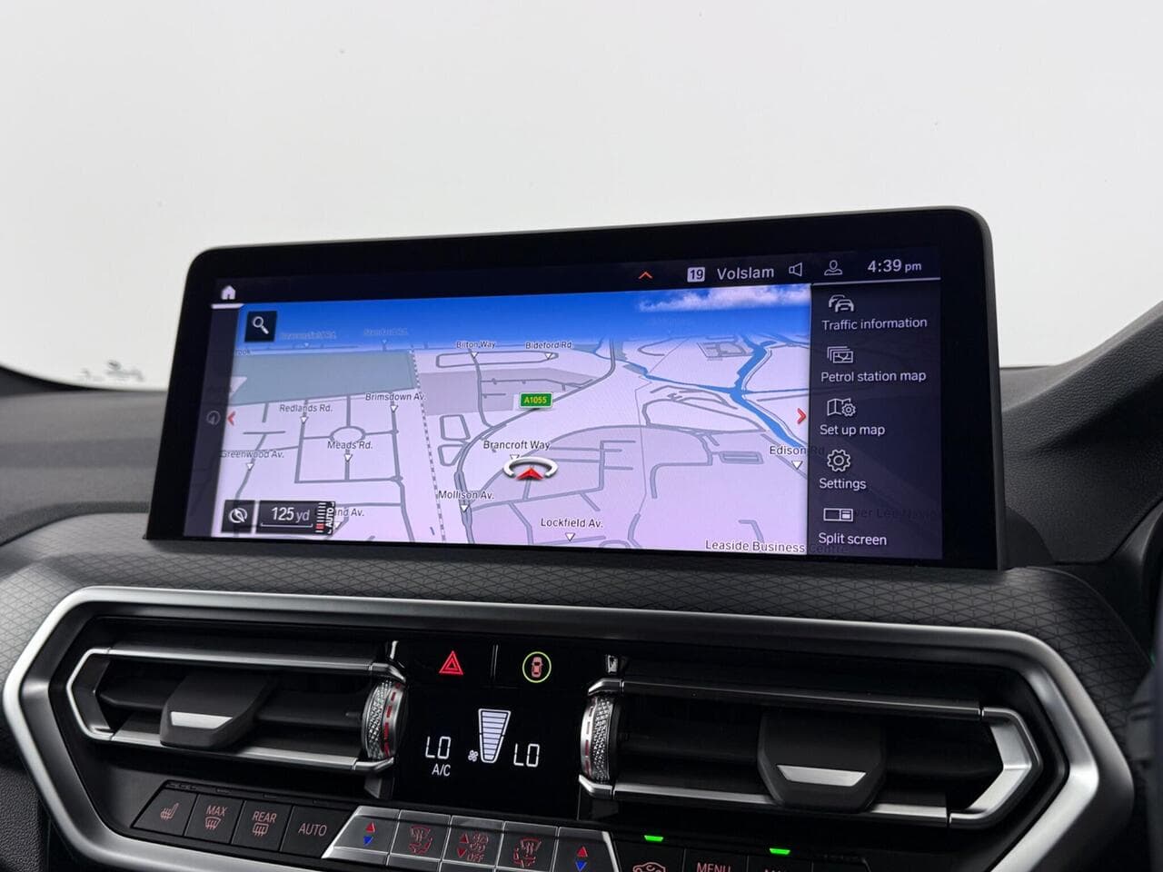 BMW X4 thumbnail Infotainment System