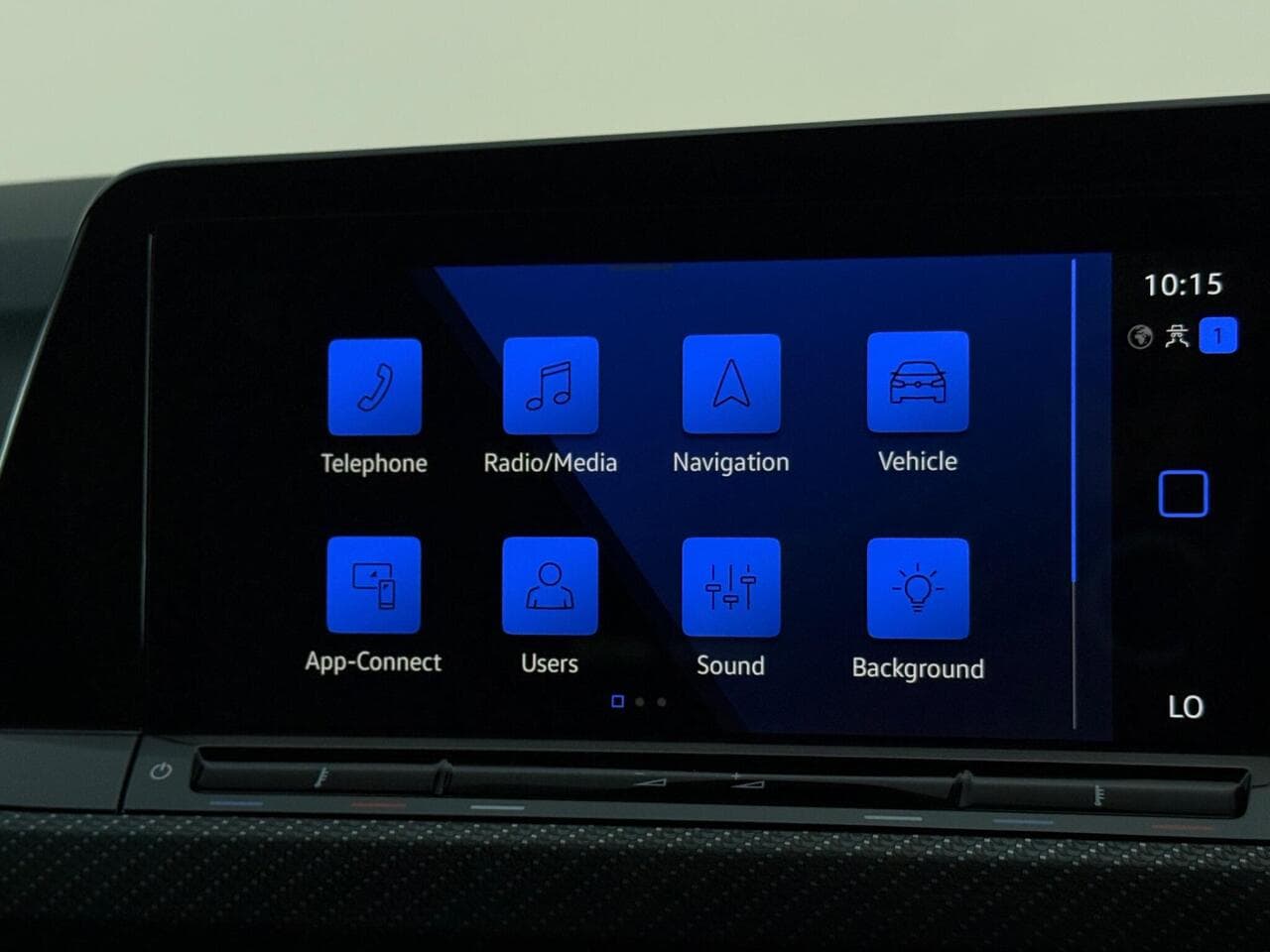 Volkswagen Golf thumbnail Infotainment System