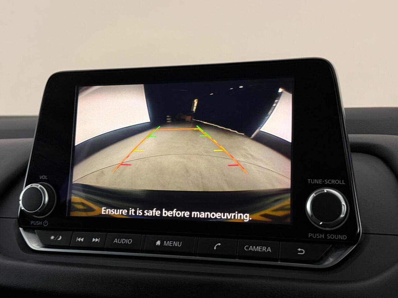 Nissan Qashqai thumbnail Infotainment System