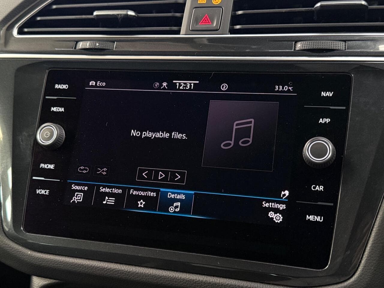 Volkswagen Tiguan thumbnail Infotainment System