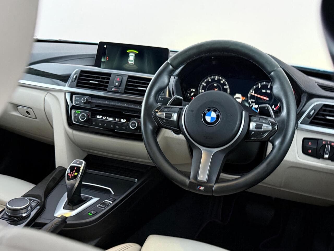BMW 4 Series Gran Coupe thumbnail Steering Wheel