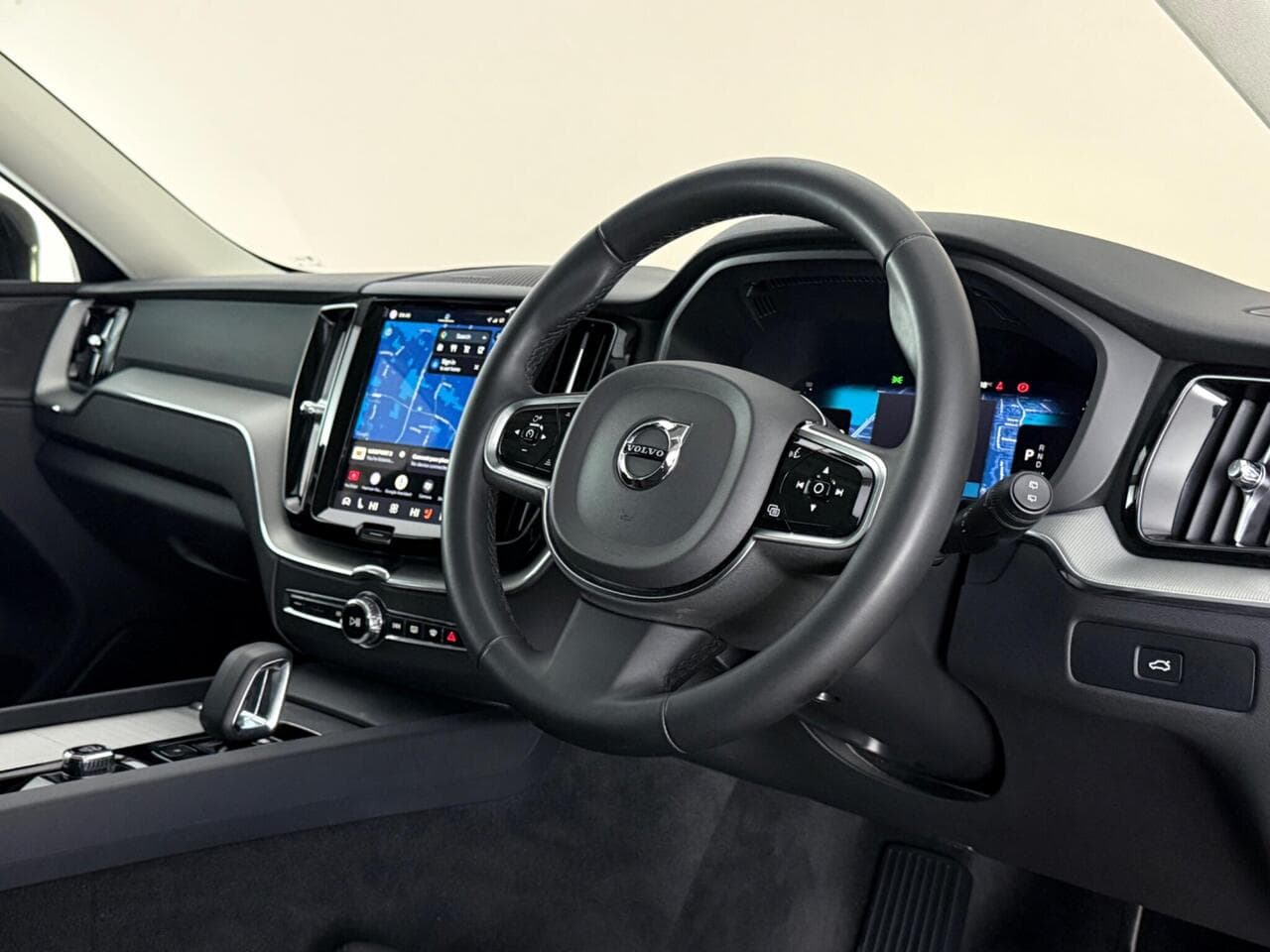 Volvo XC60 thumbnail Interior Front
