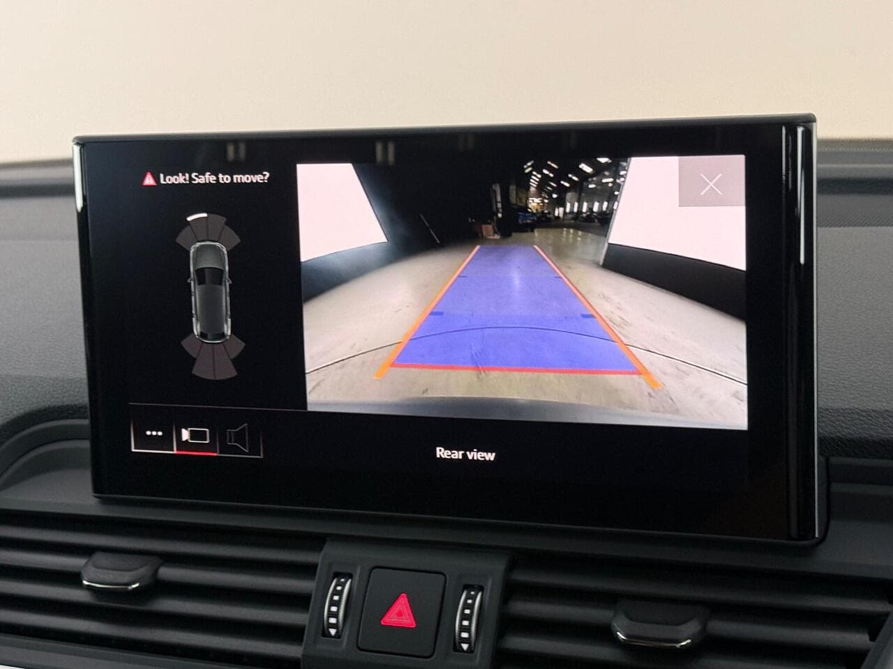Audi Q5 thumbnail Infotainment System
