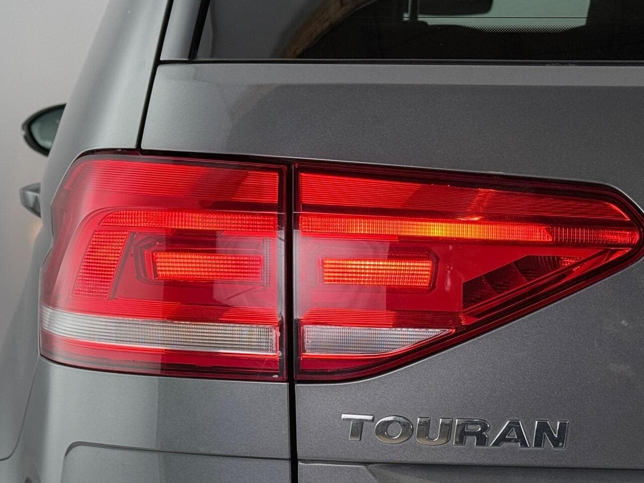 Volkswagen Touran thumbnail Lights Rear