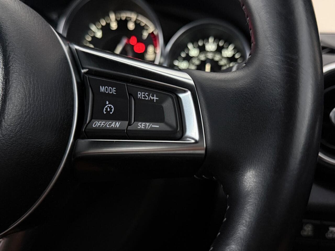 Mazda MX-5 thumbnail Misc Controls
