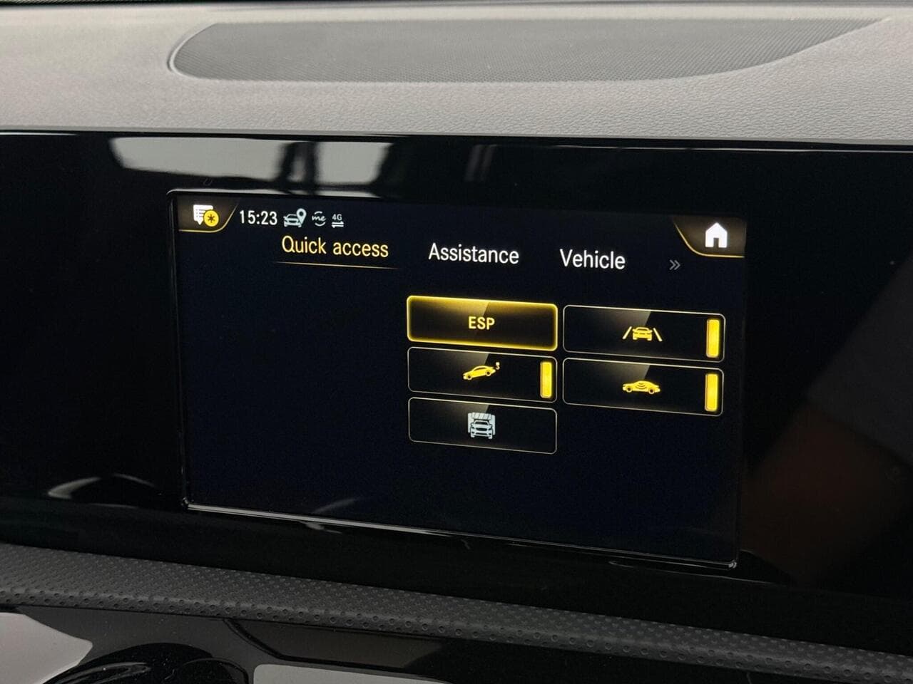 Mercedes-Benz A Class thumbnail Infotainment System