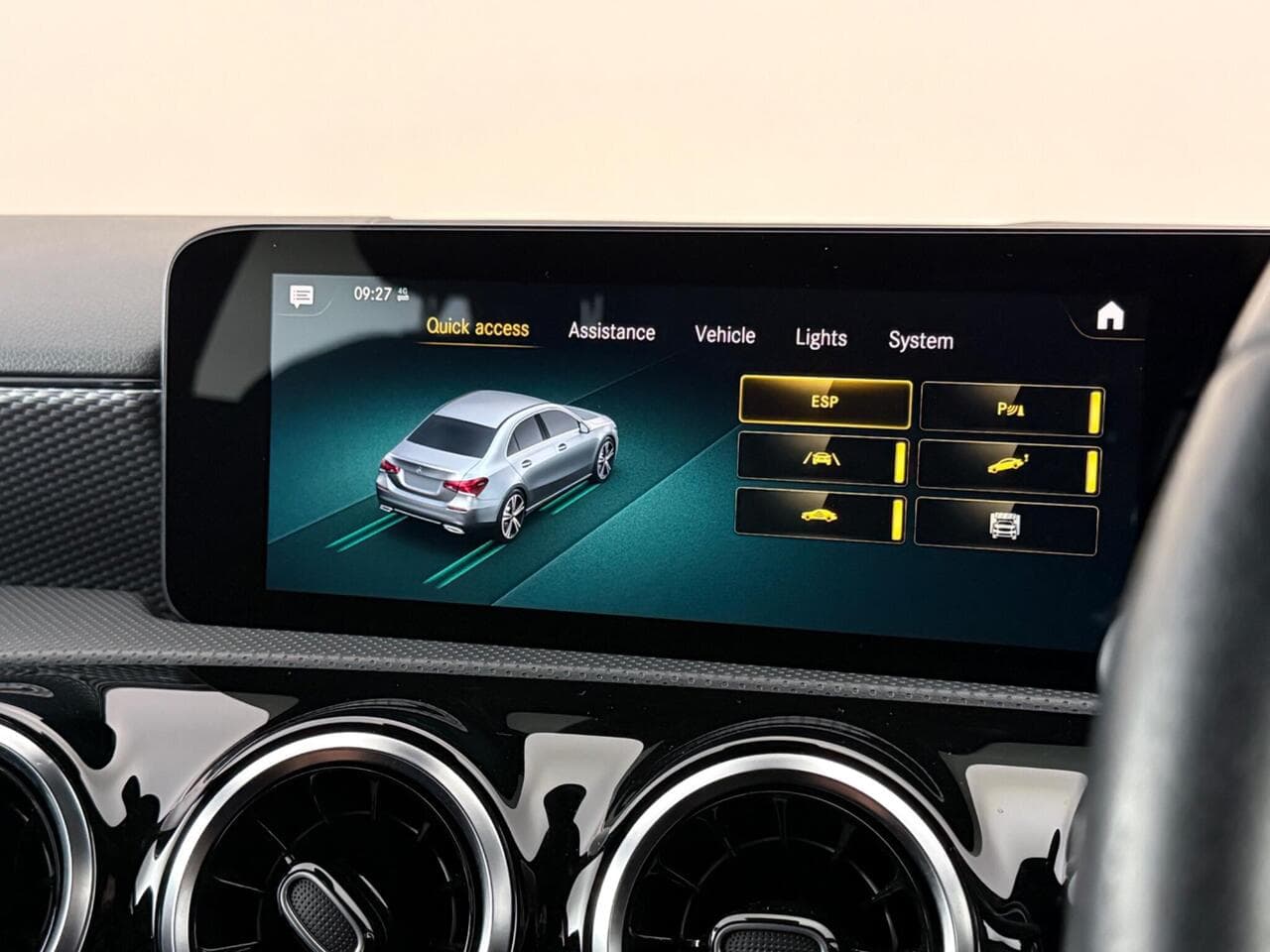 Mercedes-Benz A Class thumbnail Infotainment System