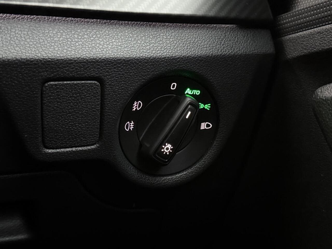 Skoda Kamiq thumbnail Misc Controls
