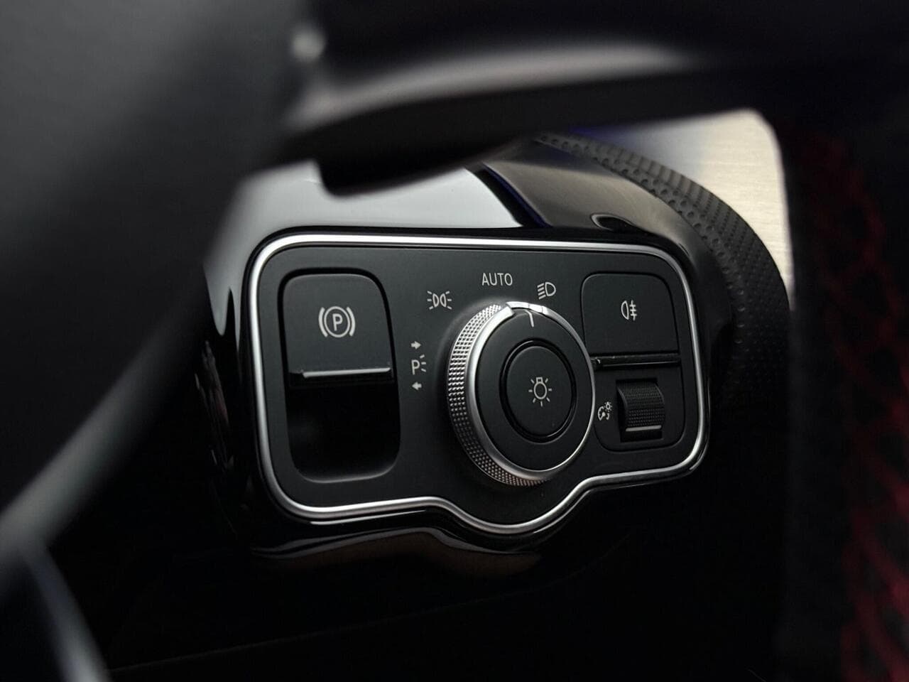 Mercedes-Benz CLA thumbnail Misc Controls