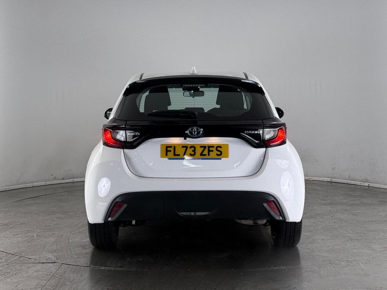 Toyota Yaris thumbnail Rear