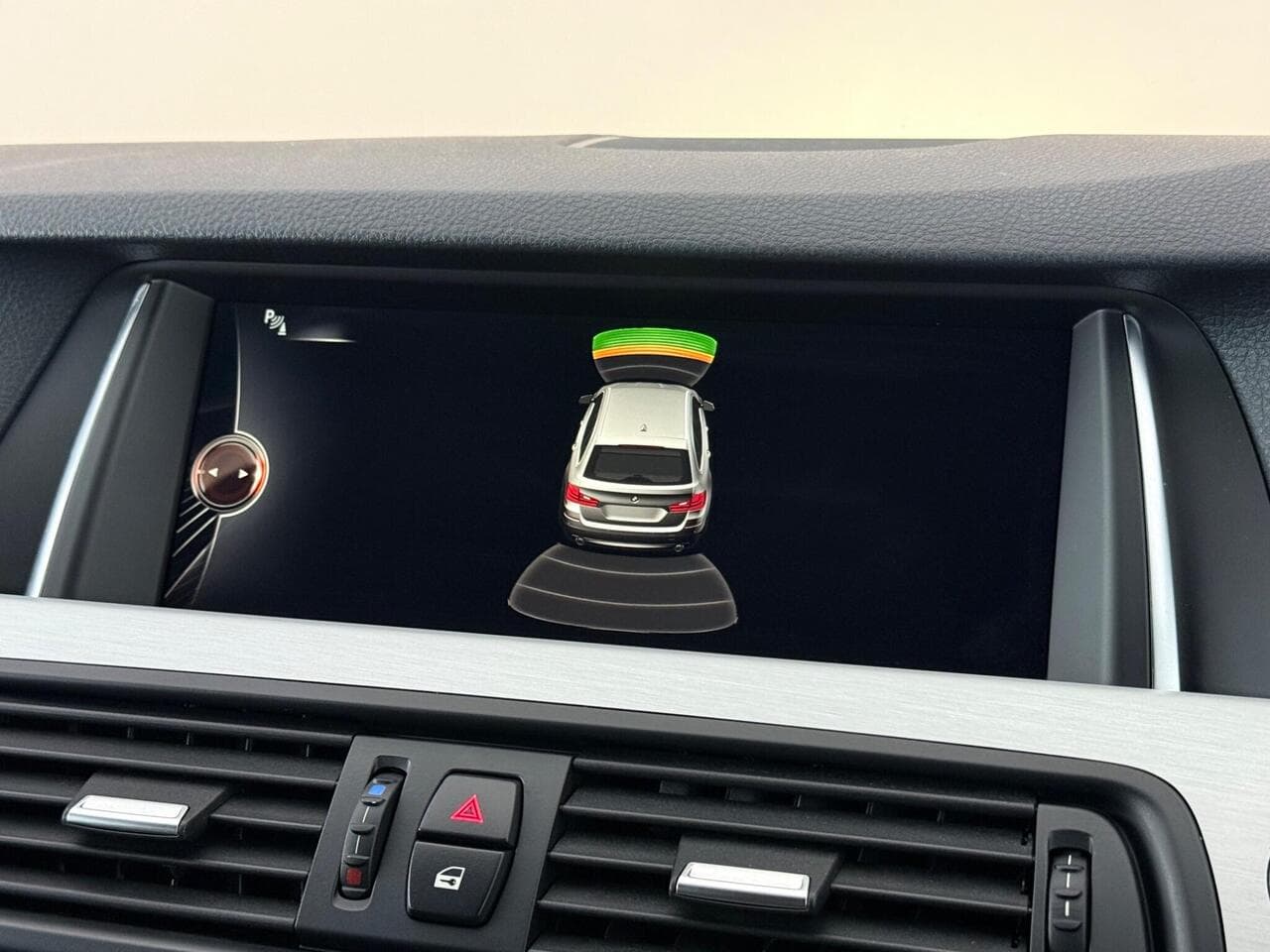 BMW 5 Series thumbnail Infotainment System