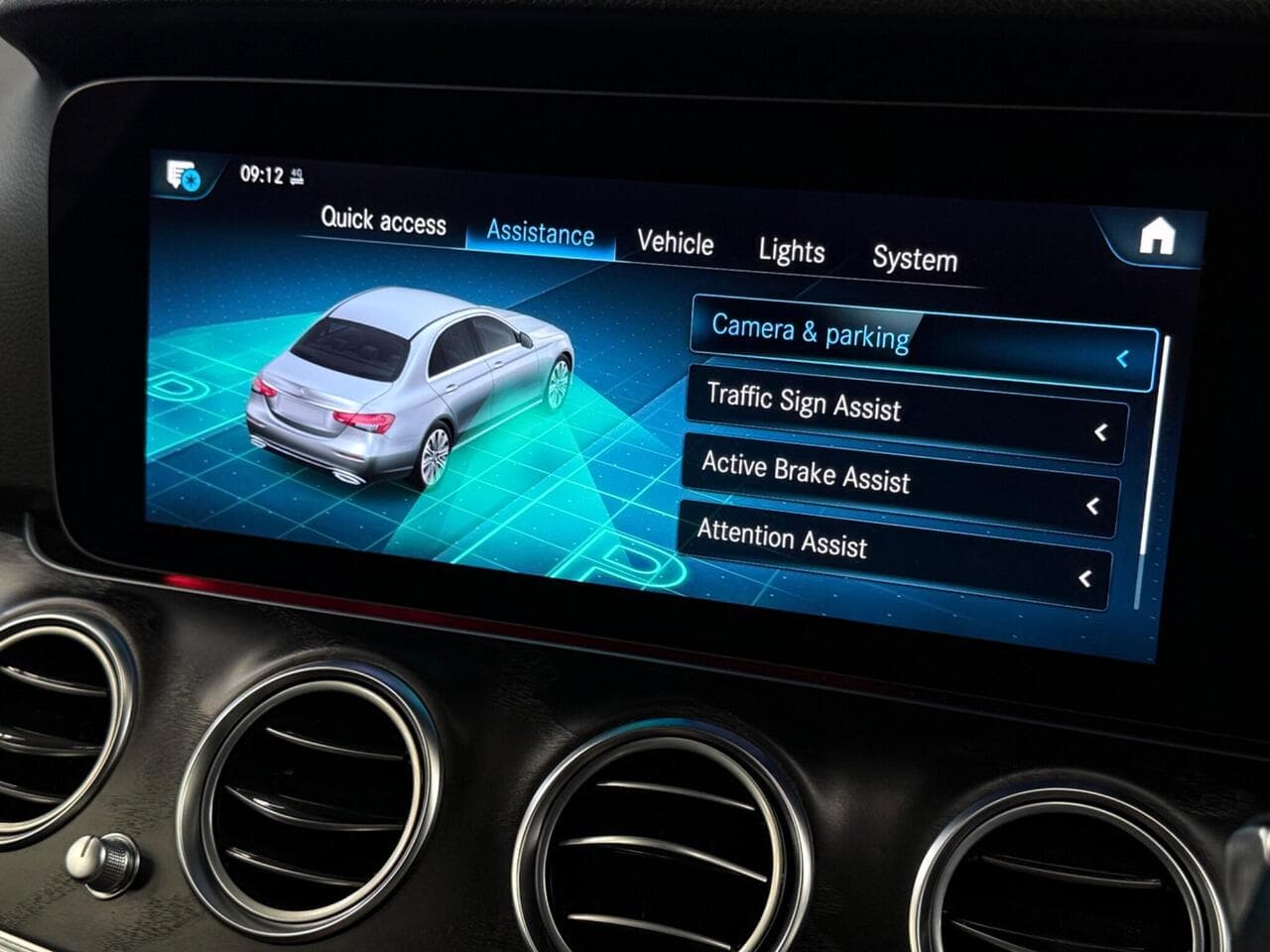 Mercedes-Benz E Class thumbnail Infotainment System
