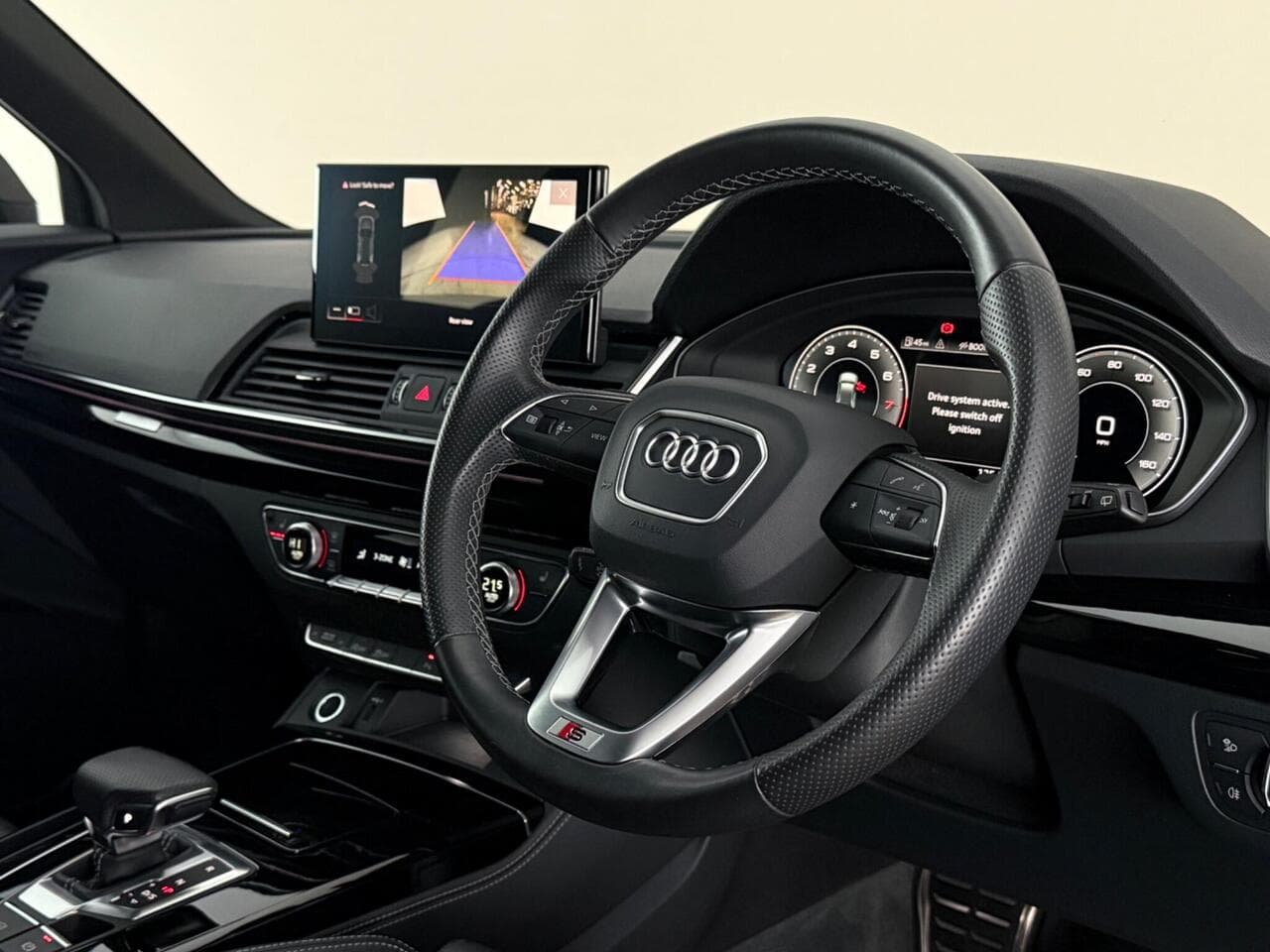 Audi Q5 thumbnail Steering Wheel