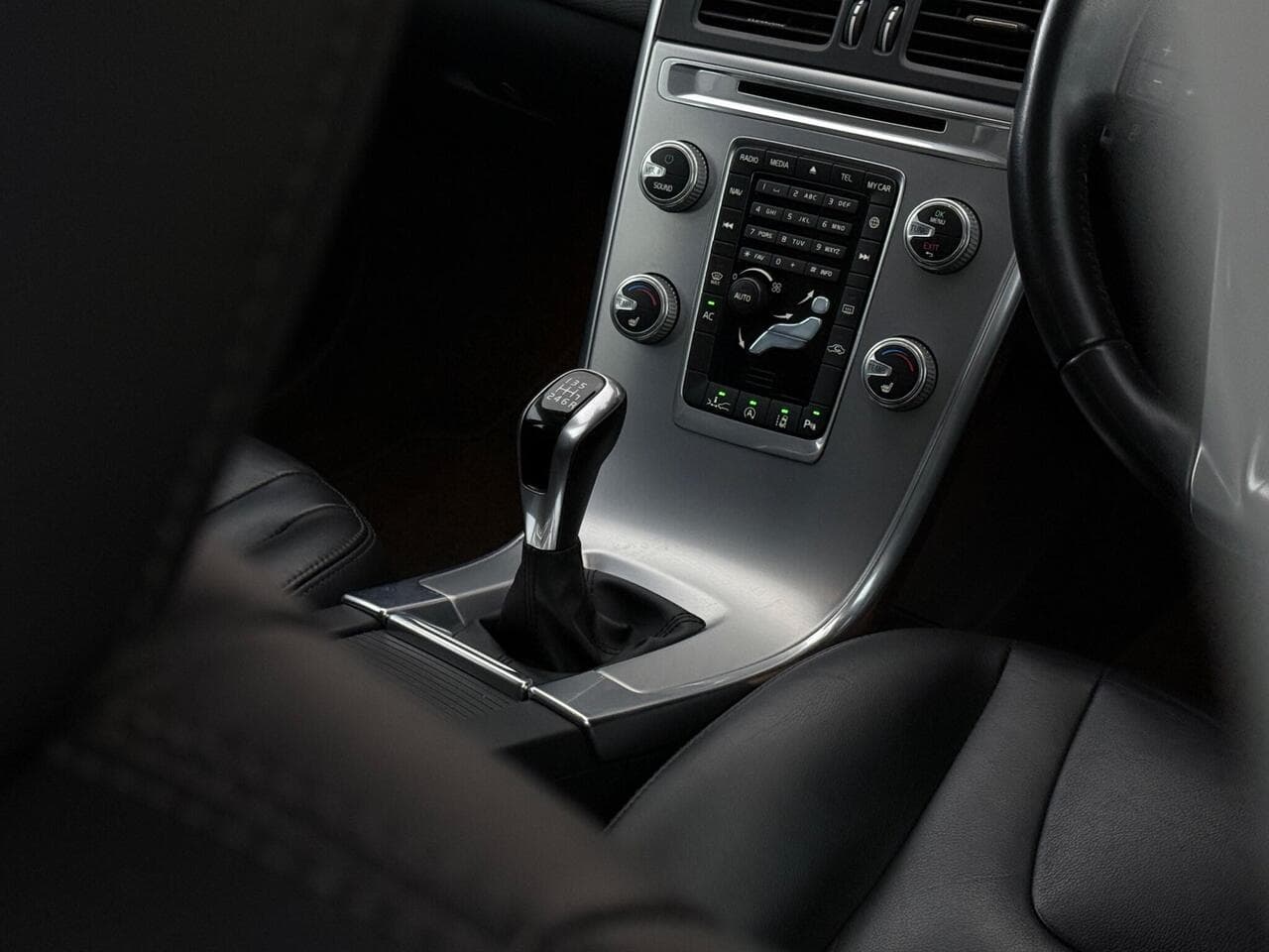 Volvo XC60 thumbnail Interior Front